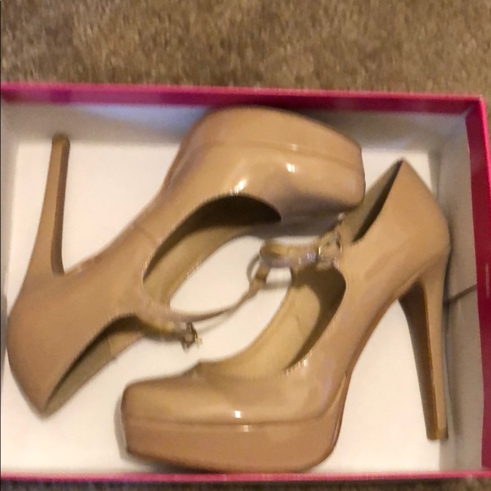 Women’s size 8.5 Nude Heels